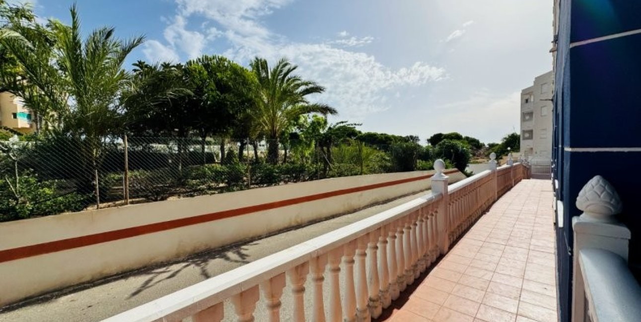 Reventa - Apartamento / piso -
Torrevieja - Pinada Beach II