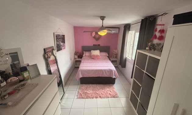 Resale - Apartment / flat -
Torrevieja - El Chaparral
