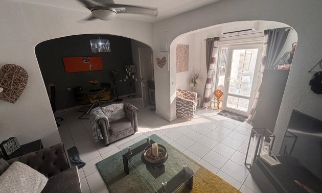 Resale - Apartment / flat -
Torrevieja - El Chaparral