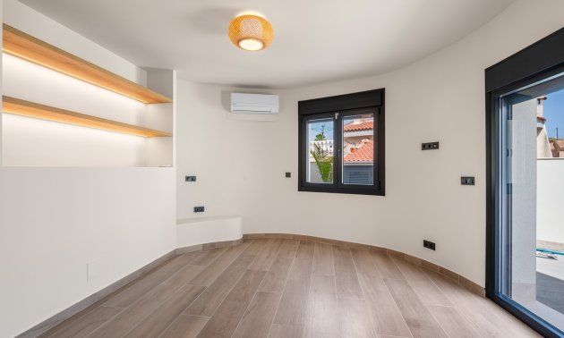Resale - Villa -
Ciudad Quesada - La Marquesa