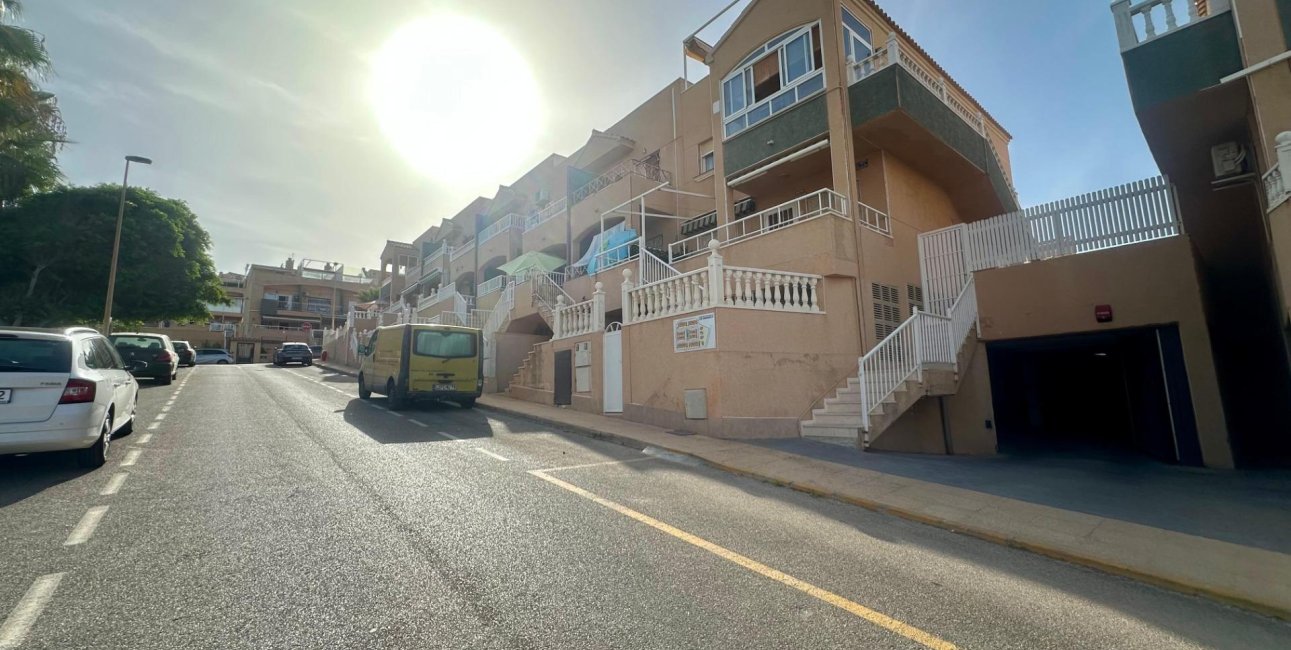 Resale - Garage -
Torrevieja - Cabo cervera
