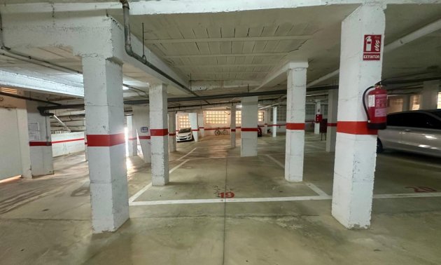 Resale - Garage -
Torrevieja - Cabo cervera