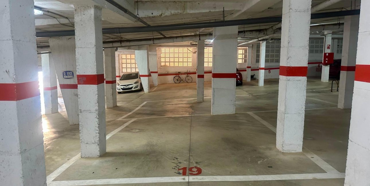 Resale - Garage -
Torrevieja - Cabo cervera