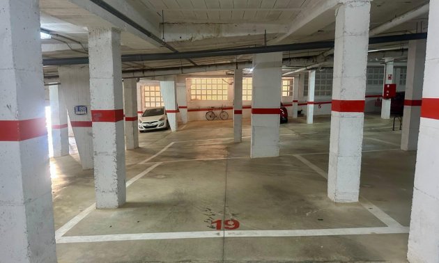 Resale - Garage -
Torrevieja - Cabo cervera