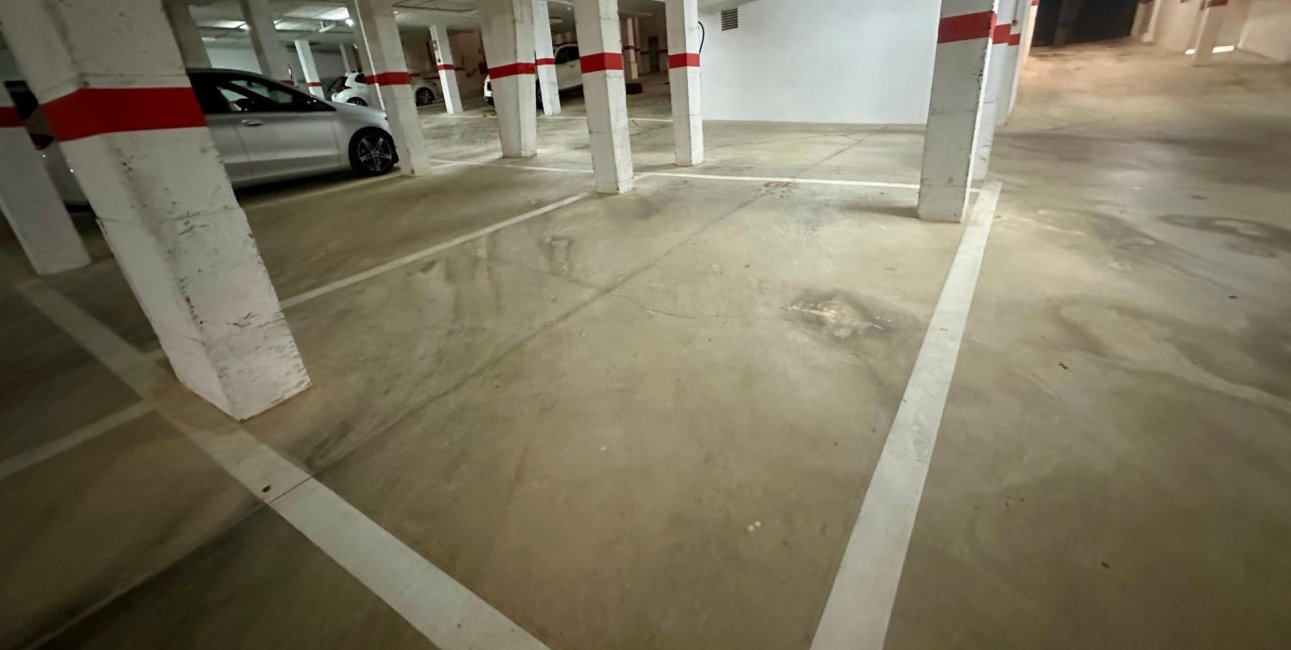 Resale - Garage -
Torrevieja - Cabo cervera