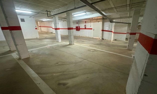 Resale - Garage -
Torrevieja - Cabo cervera