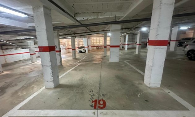 Resale - Garage -
Torrevieja - Cabo cervera