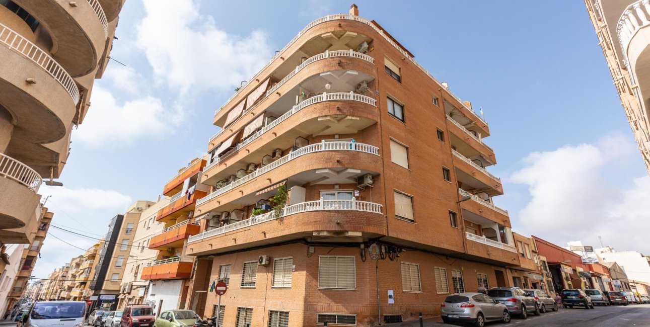 Resale - Apartment / flat -
Torrevieja - Centro
