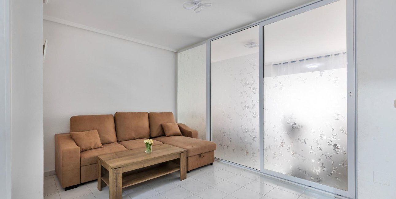 Resale - Apartment / flat -
Torrevieja - Centro