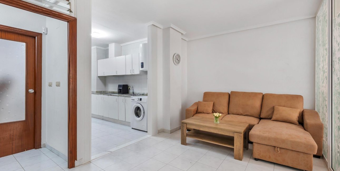 Resale - Apartment / flat -
Torrevieja - Centro