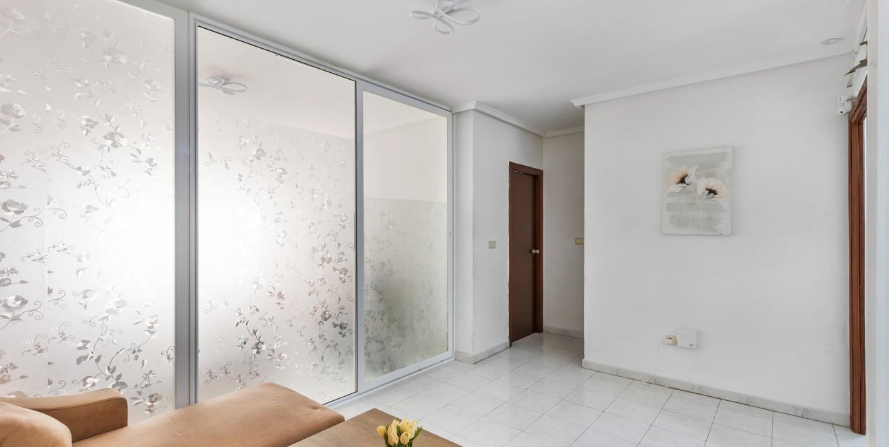 Resale - Apartment / flat -
Torrevieja - Centro