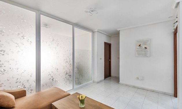 Resale - Apartment / flat -
Torrevieja - Centro
