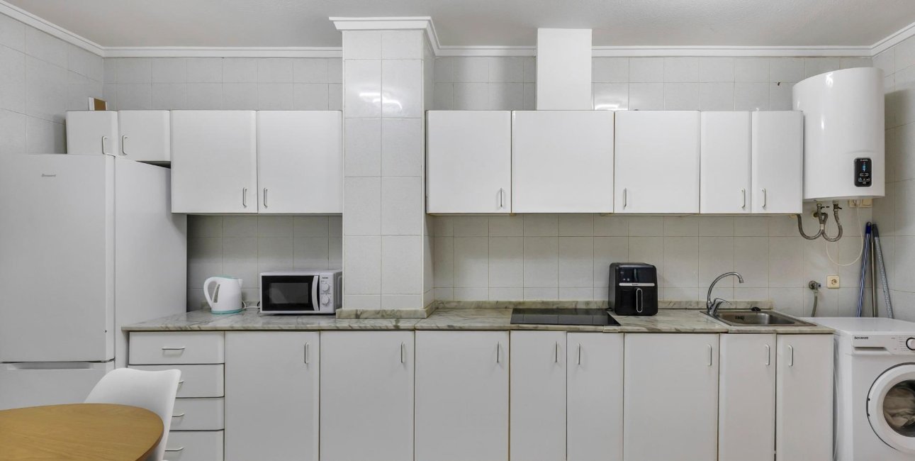 Resale - Apartment / flat -
Torrevieja - Centro