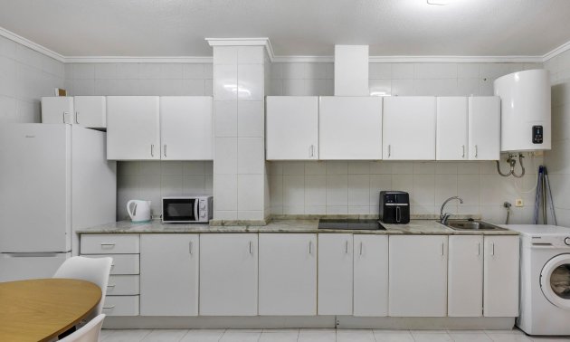 Resale - Apartment / flat -
Torrevieja - Centro