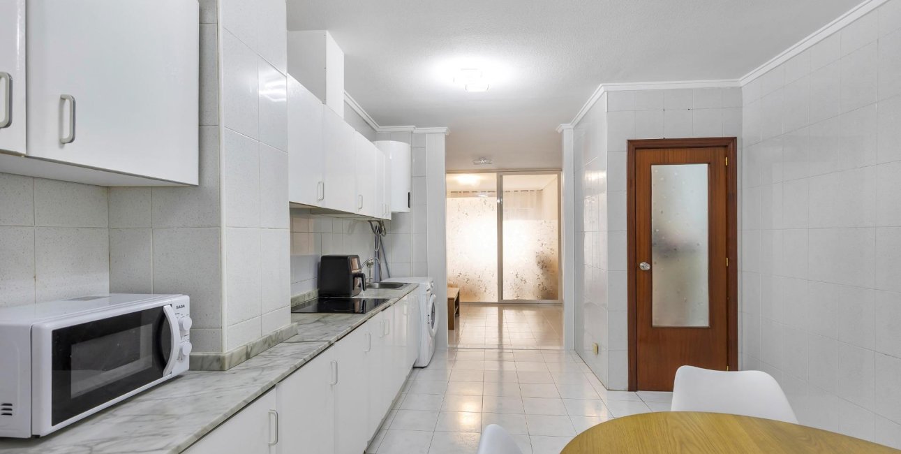 Resale - Apartment / flat -
Torrevieja - Centro