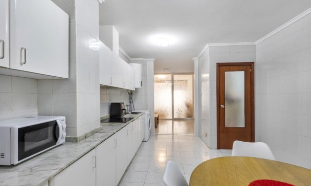 Resale - Apartment / flat -
Torrevieja - Centro