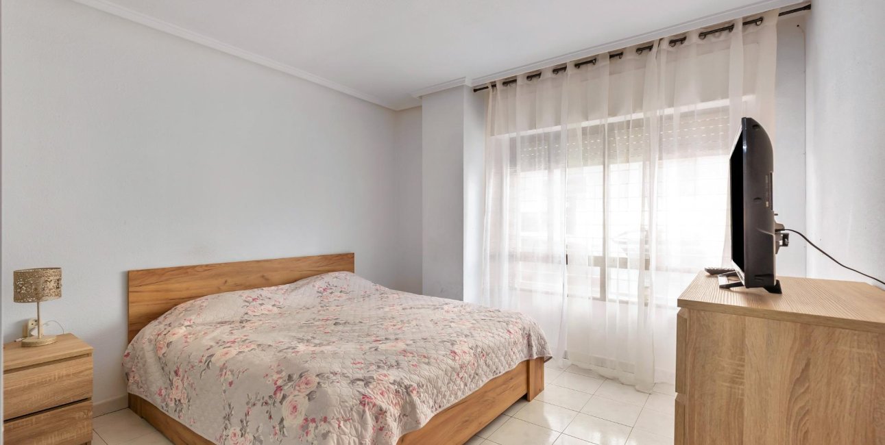 Resale - Apartment / flat -
Torrevieja - Centro