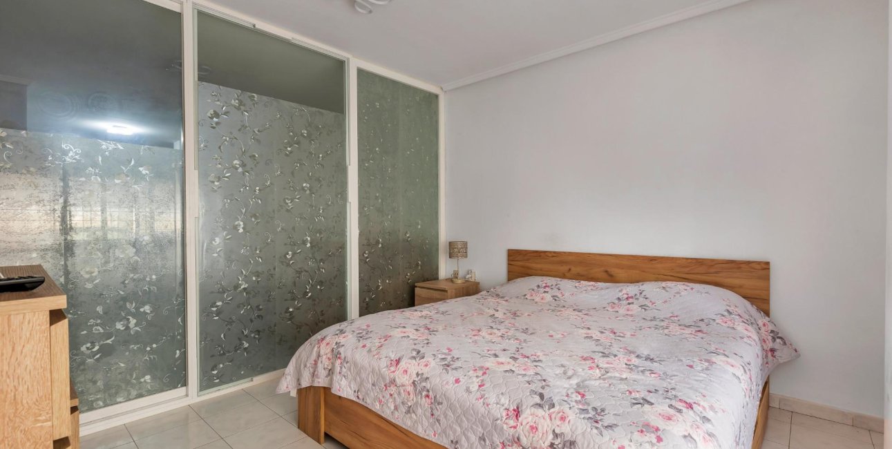 Resale - Apartment / flat -
Torrevieja - Centro