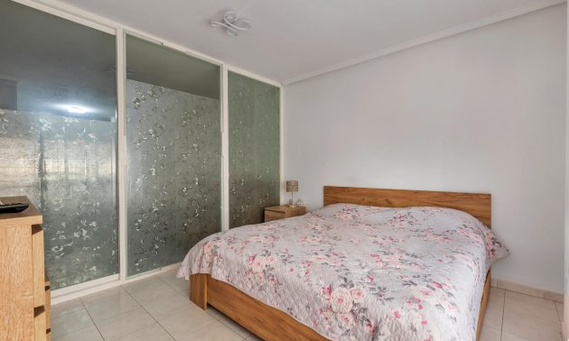 Resale - Apartment / flat -
Torrevieja - Centro