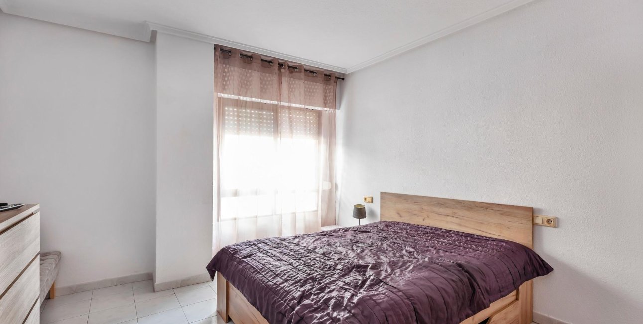 Resale - Apartment / flat -
Torrevieja - Centro