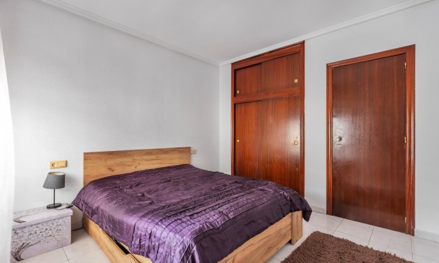 Resale - Apartment / flat -
Torrevieja - Centro