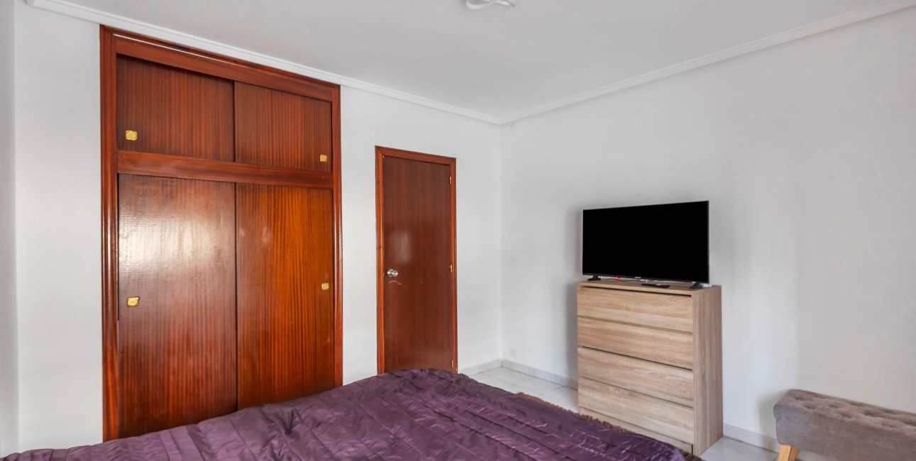Resale - Apartment / flat -
Torrevieja - Centro