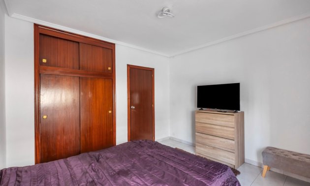 Resale - Apartment / flat -
Torrevieja - Centro