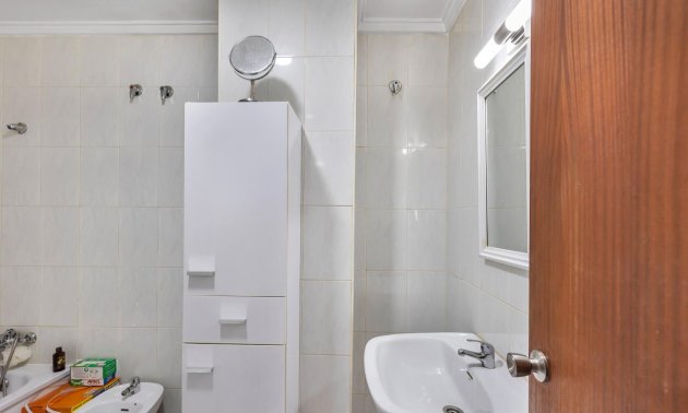 Resale - Apartment / flat -
Torrevieja - Centro