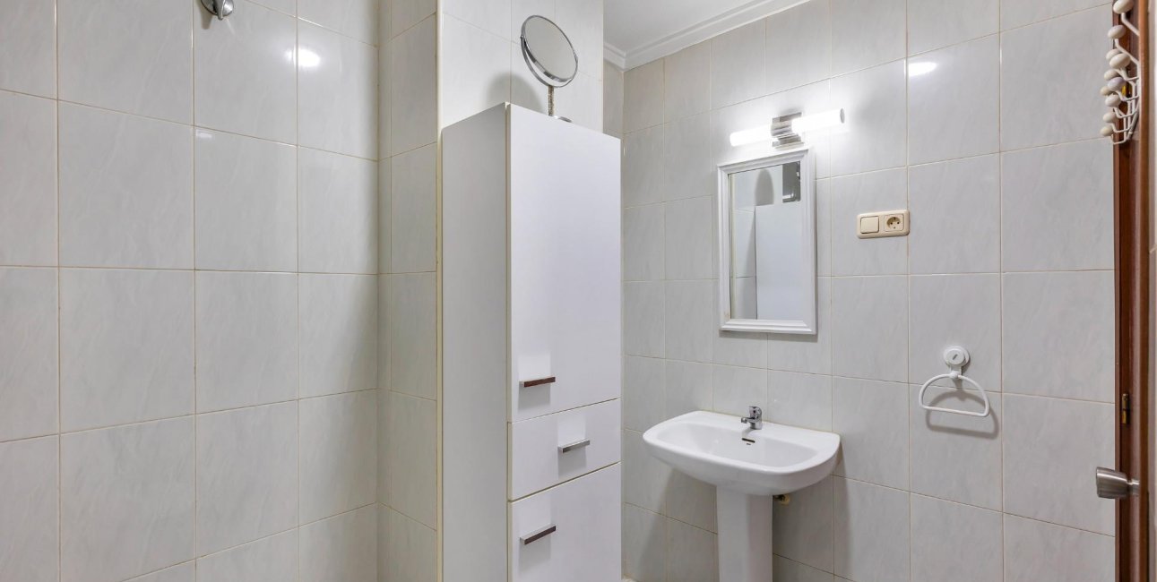Resale - Apartment / flat -
Torrevieja - Centro