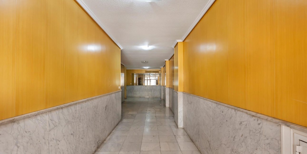 Resale - Apartment / flat -
Torrevieja - Centro