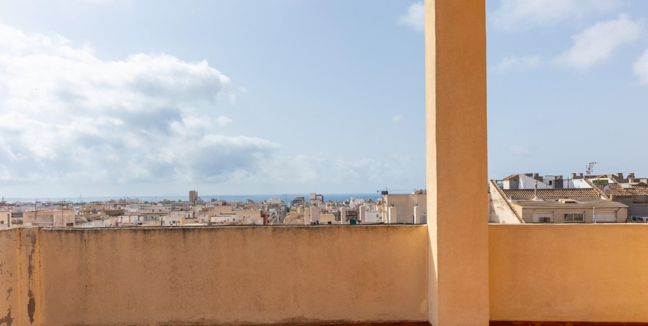 Resale - Apartment / flat -
Torrevieja - Centro
