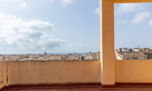 Resale - Apartment / flat -
Torrevieja - Centro