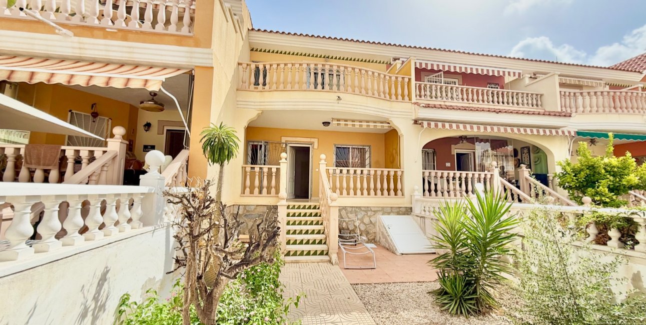 Resale - Townhouse -
Ciudad Quesada - Doña Pepa