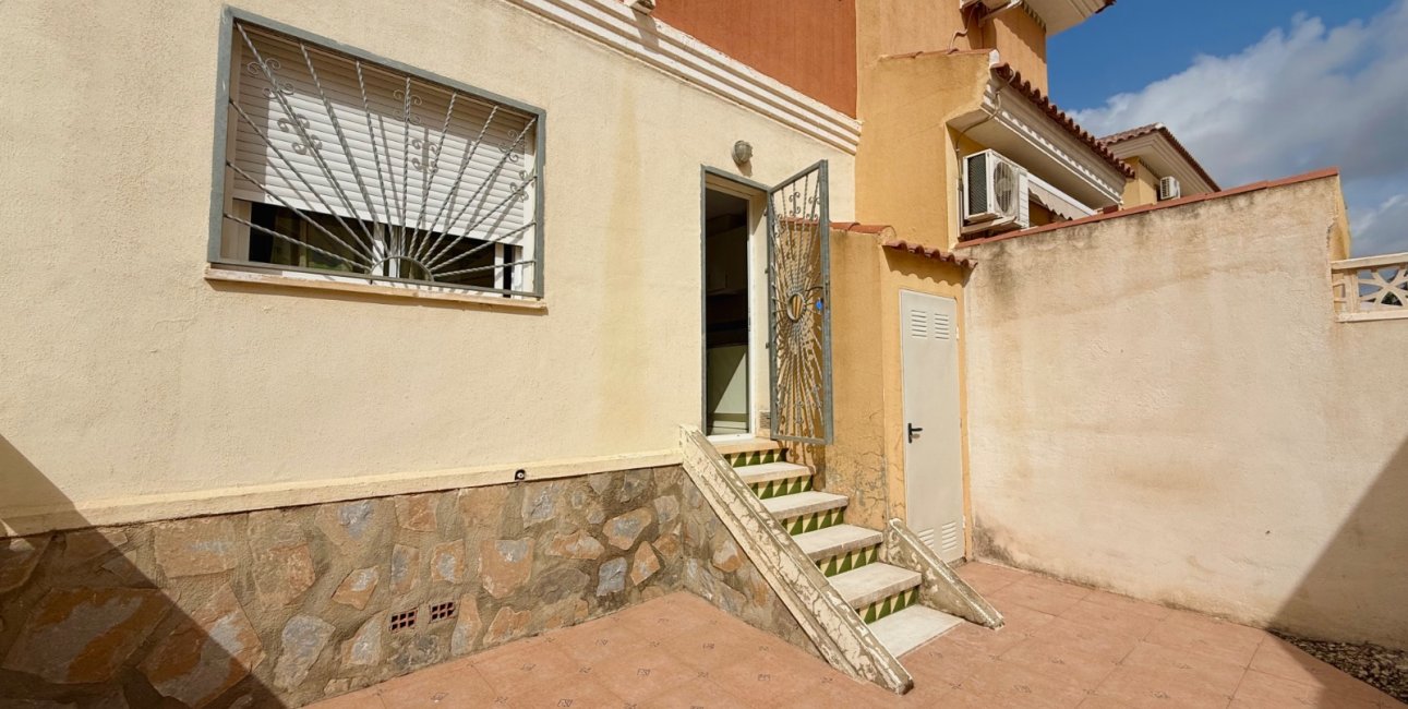 Resale - Townhouse -
Ciudad Quesada - Doña Pepa