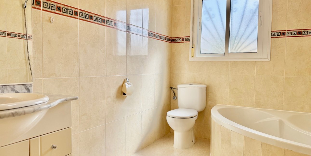 Resale - Townhouse -
Ciudad Quesada - Doña Pepa