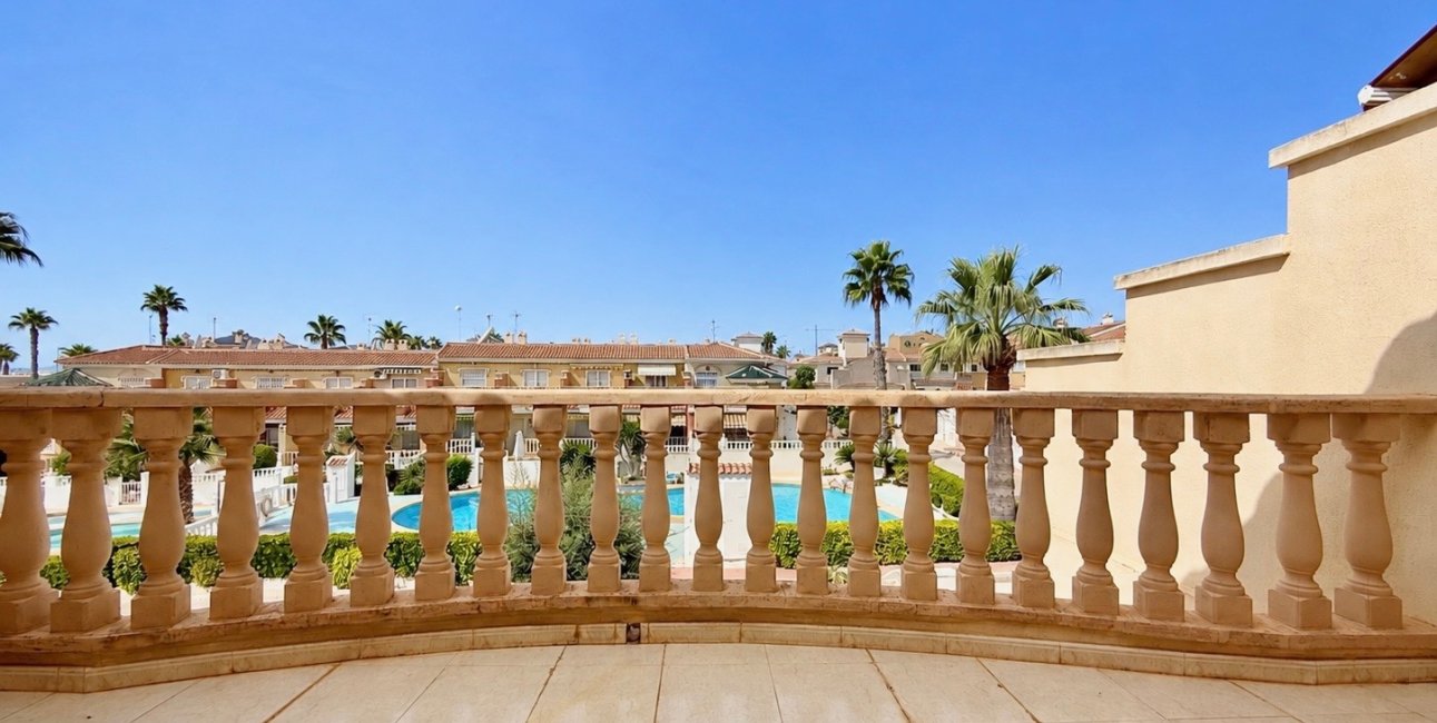 Resale - Townhouse -
Ciudad Quesada - Doña Pepa