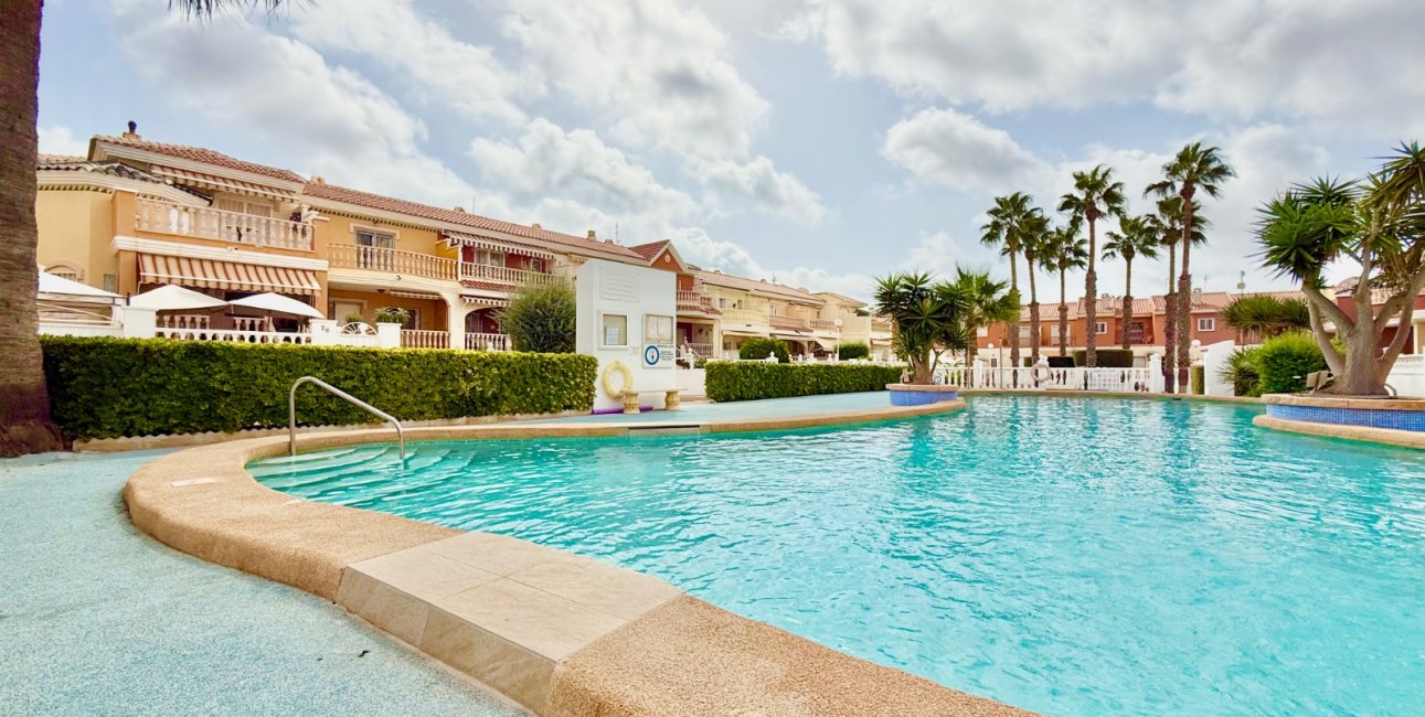 Resale - Townhouse -
Ciudad Quesada - Doña Pepa