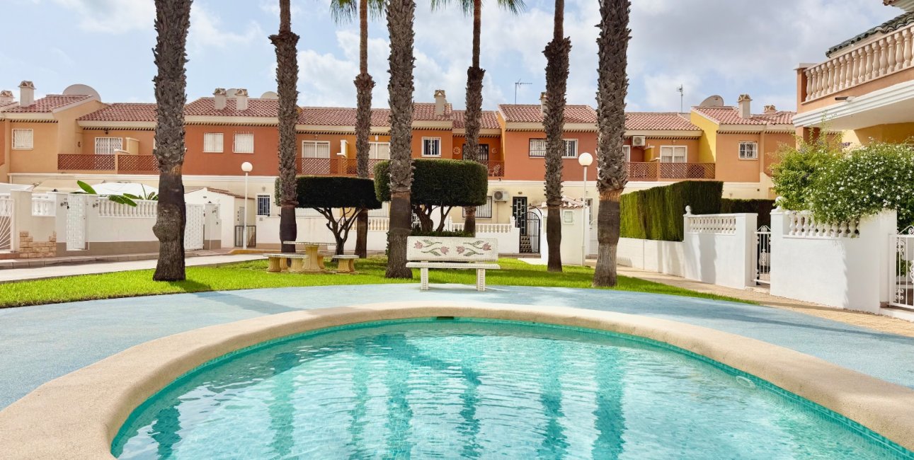 Resale - Townhouse -
Ciudad Quesada - Doña Pepa
