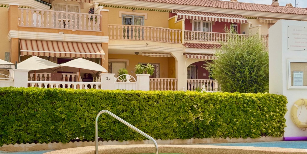 Resale - Townhouse -
Ciudad Quesada - Doña Pepa