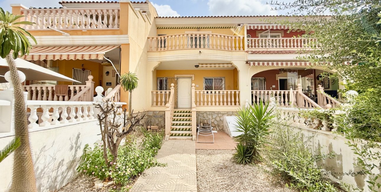 Resale - Townhouse -
Ciudad Quesada - Doña Pepa