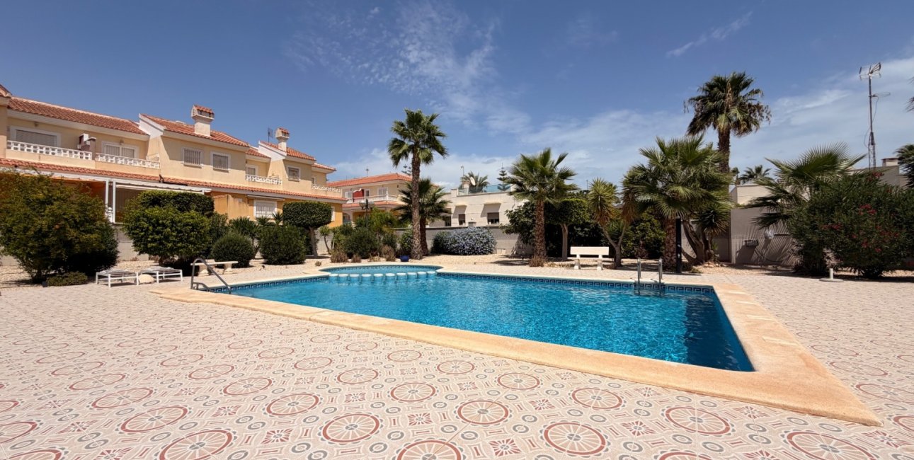 Resale - Townhouse -
Ciudad Quesada - Doña Pepa