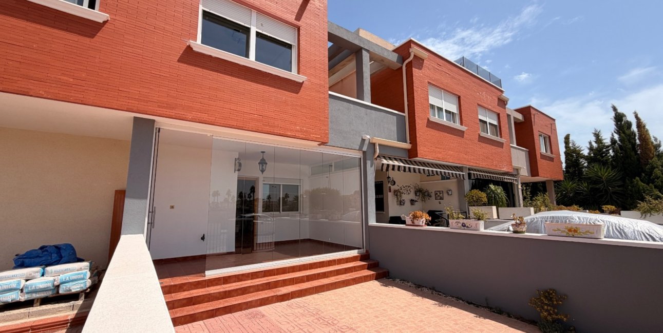 Resale - Townhouse -
Ciudad Quesada - Doña Pepa