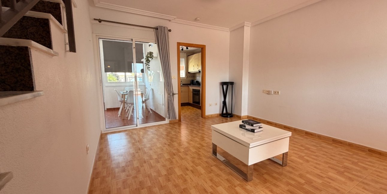 Resale - Townhouse -
Ciudad Quesada - Doña Pepa
