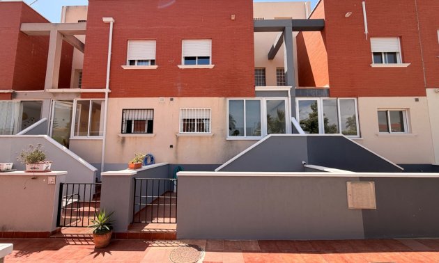 Resale - Townhouse -
Ciudad Quesada - Doña Pepa