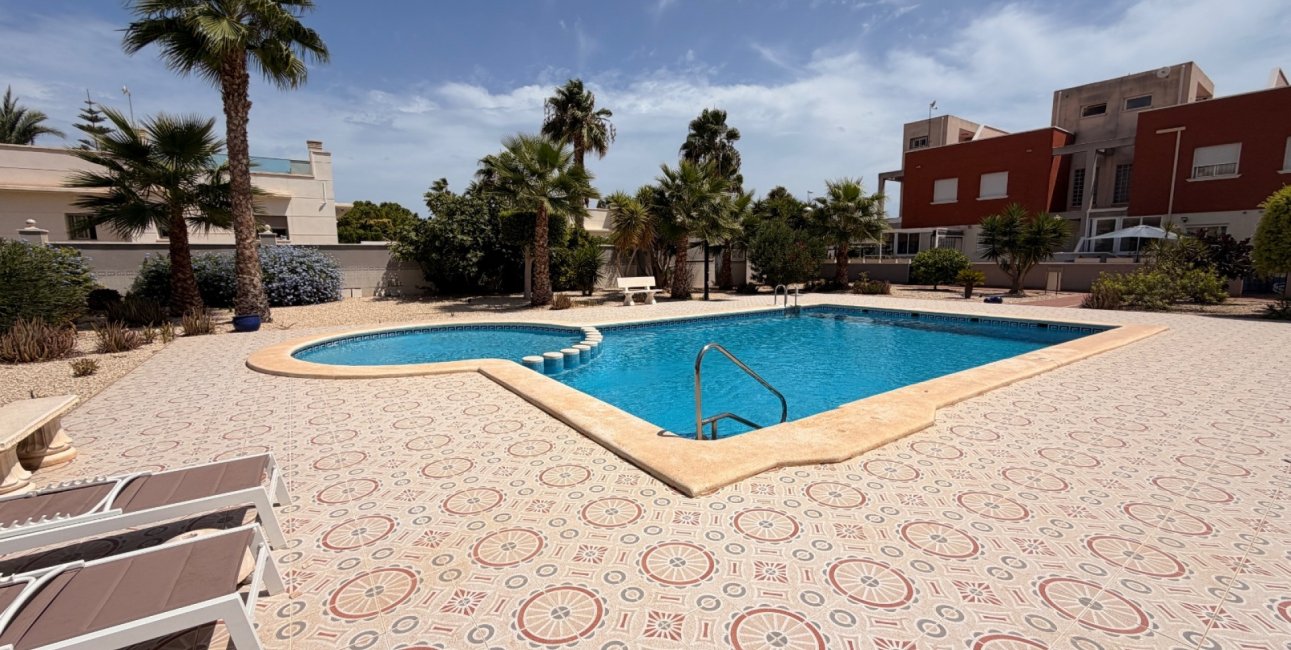 Resale - Townhouse -
Ciudad Quesada - Doña Pepa