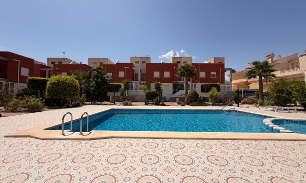 Resale - Townhouse -
Ciudad Quesada - Doña Pepa