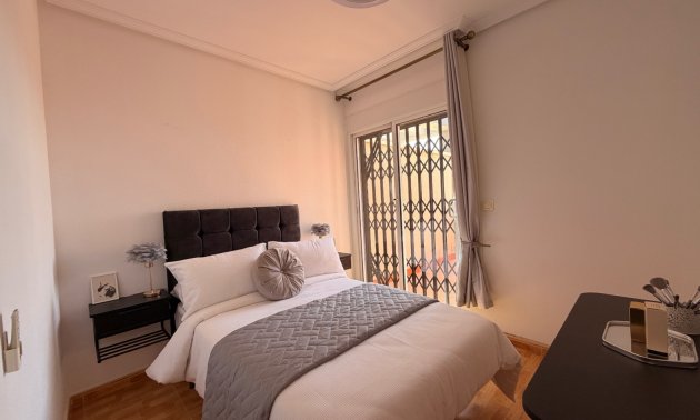 Resale - Townhouse -
Ciudad Quesada - Doña Pepa