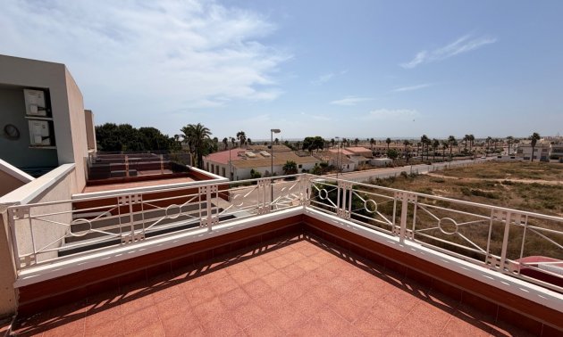 Resale - Townhouse -
Ciudad Quesada - Doña Pepa