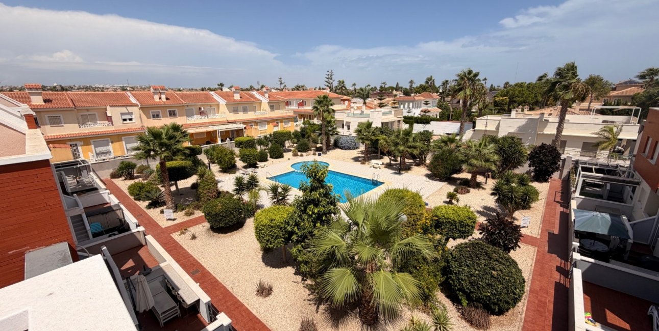 Resale - Townhouse -
Ciudad Quesada - Doña Pepa