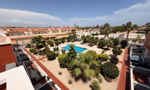 Resale - Townhouse -
Ciudad Quesada - Doña Pepa